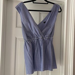 Deep v cut tank